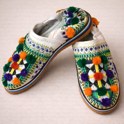 Moroccan Berber Babouche Slippers – Handmade Embroidered Leather Shoes for Women