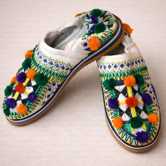 Moroccan Berber Babouche Slippers – Handmade Embroidered Leather Shoes for Women