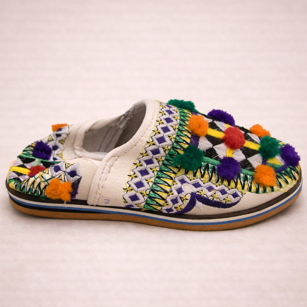 Moroccan Berber Babouche Slippers – Handmade Embroidered Leather Shoes for Women